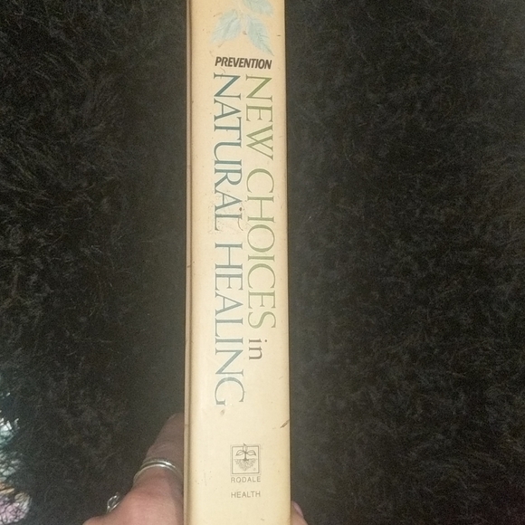 New Choices in Natural Healing hardback book - Picture 3 of 8